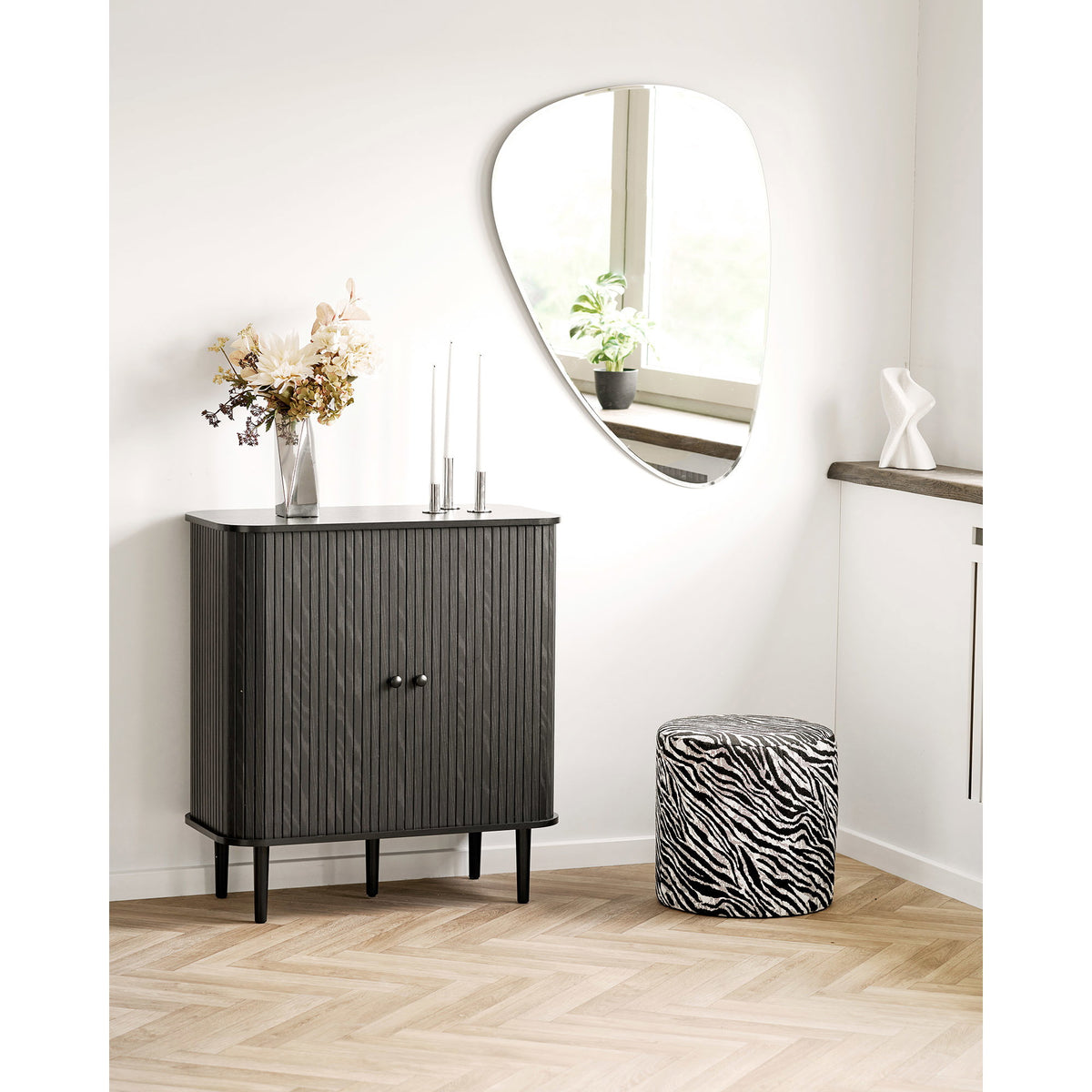 Kimberley Pouf - Black / White