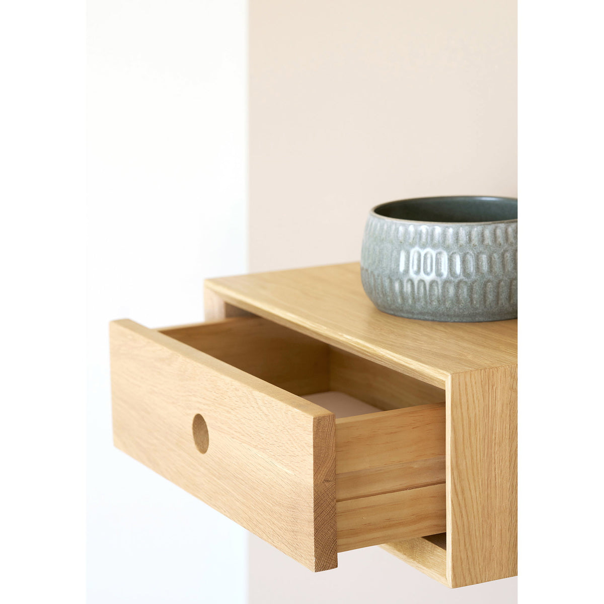 Luzern Wallmounted Chest - Oak